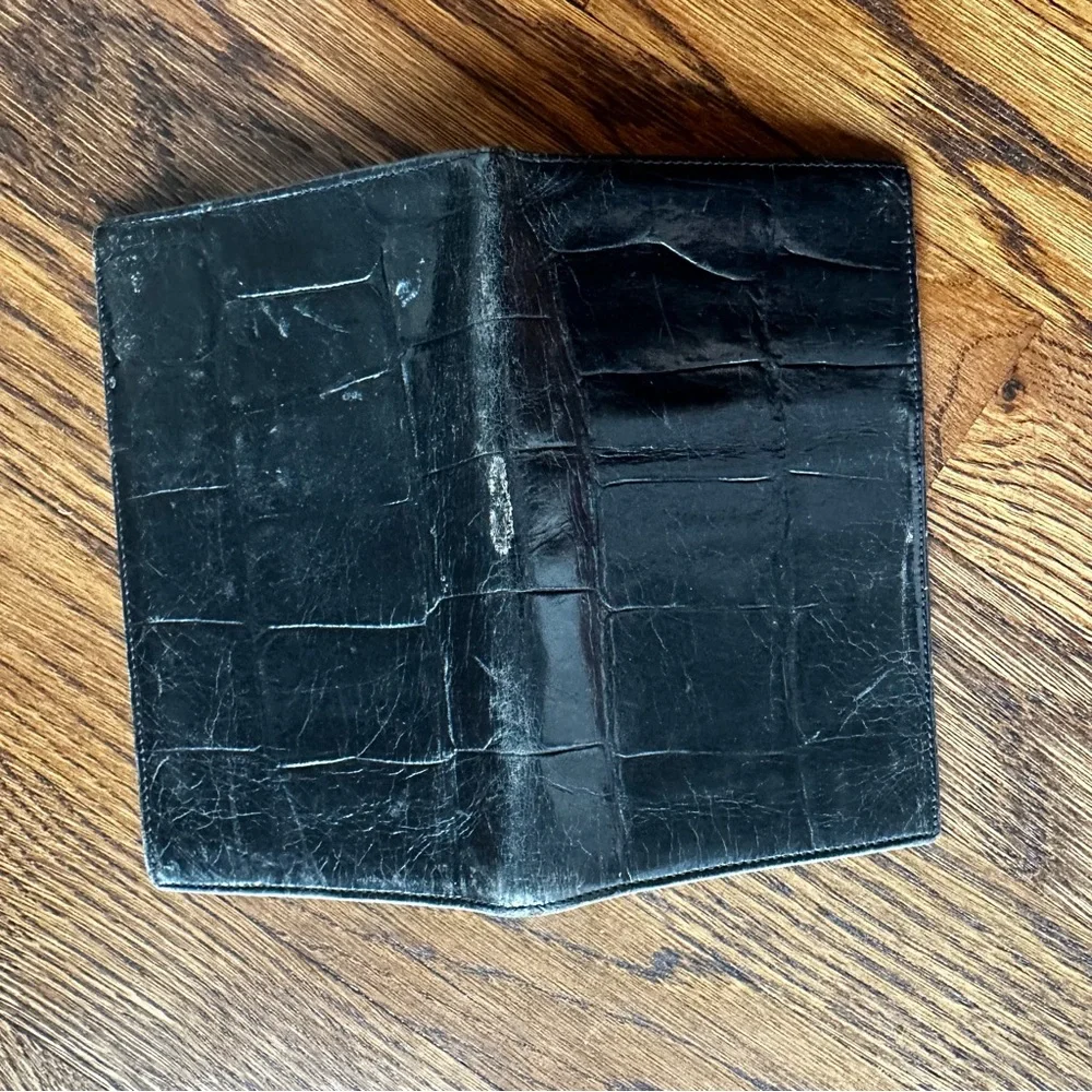 Black Crocodile Embossed Bifold Large Genuine Leather Wallet